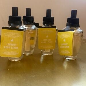 BATH & BODY WORKS — WALLFLOWERS — LAUNDRY ROOM LEMON